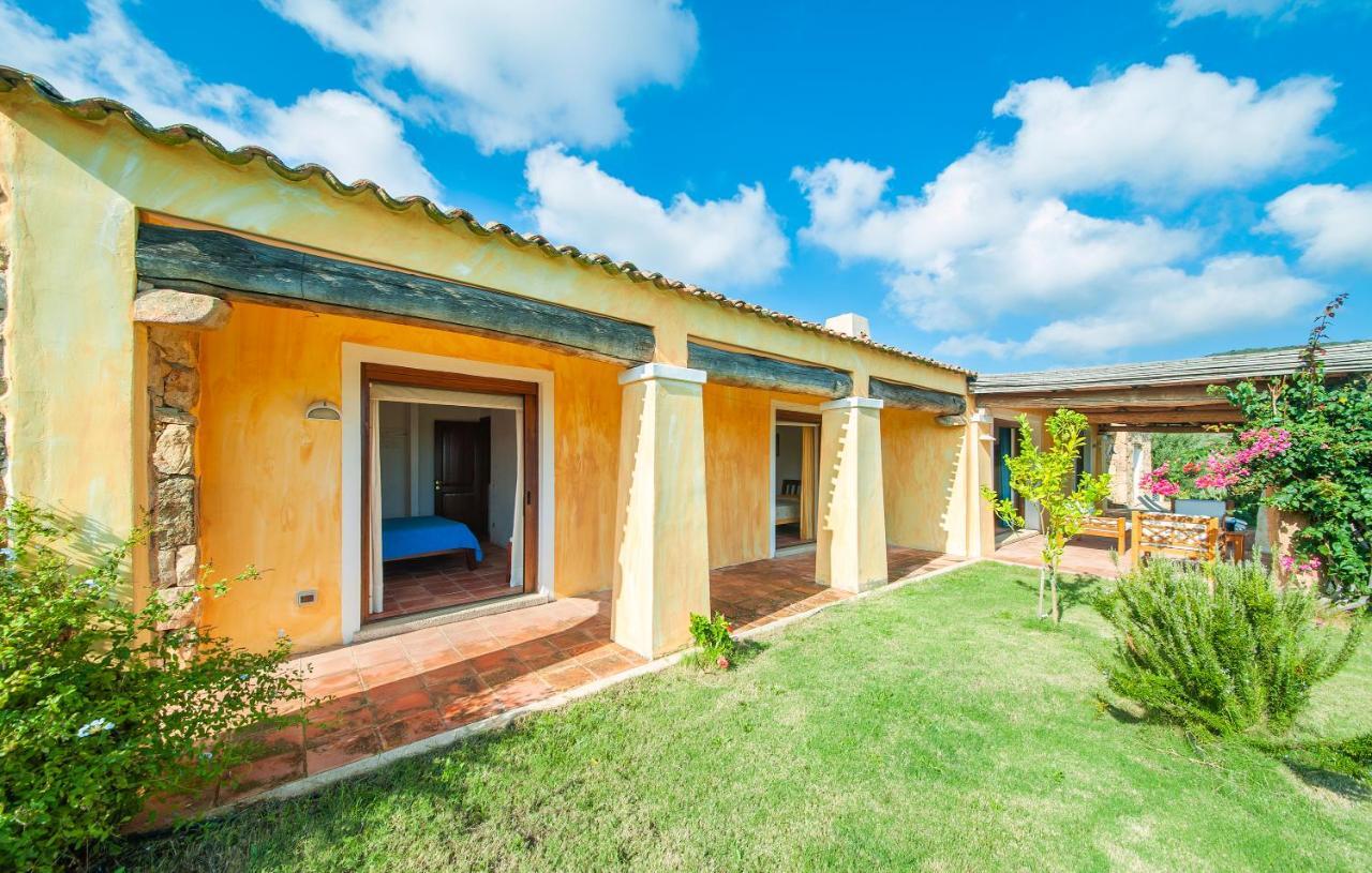 Villa Graniti San Pantaleo Exterior photo